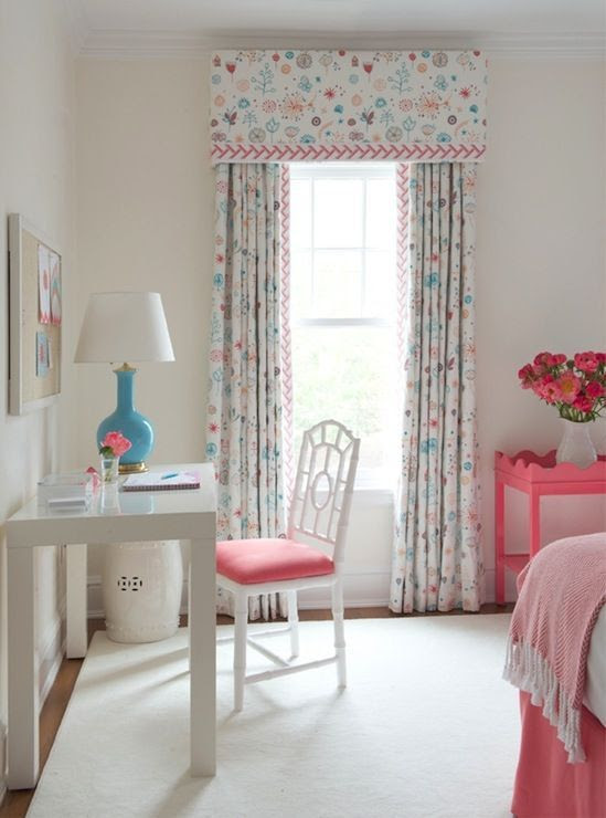Fresh, pretty girl's room: