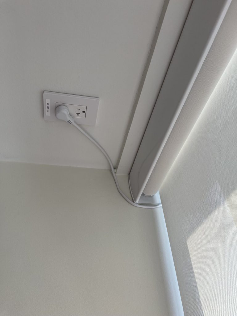 Ceiling outlet